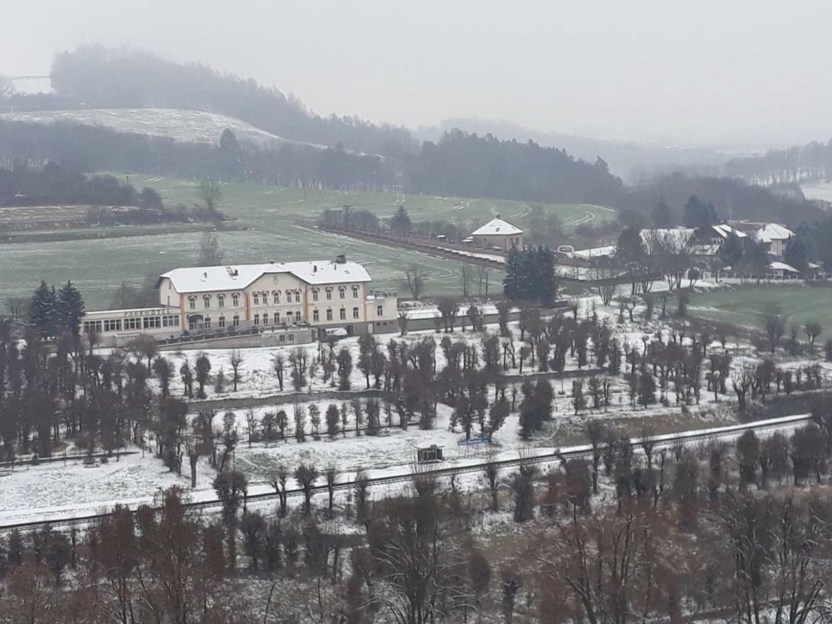 Parkhotel Cesky Sternberk Buitenkant foto